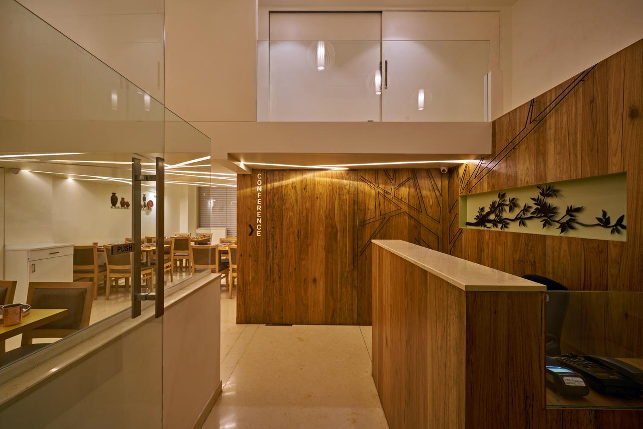Hotel Atharv Top Rated Business Hotel In Kolhapur Esterno foto