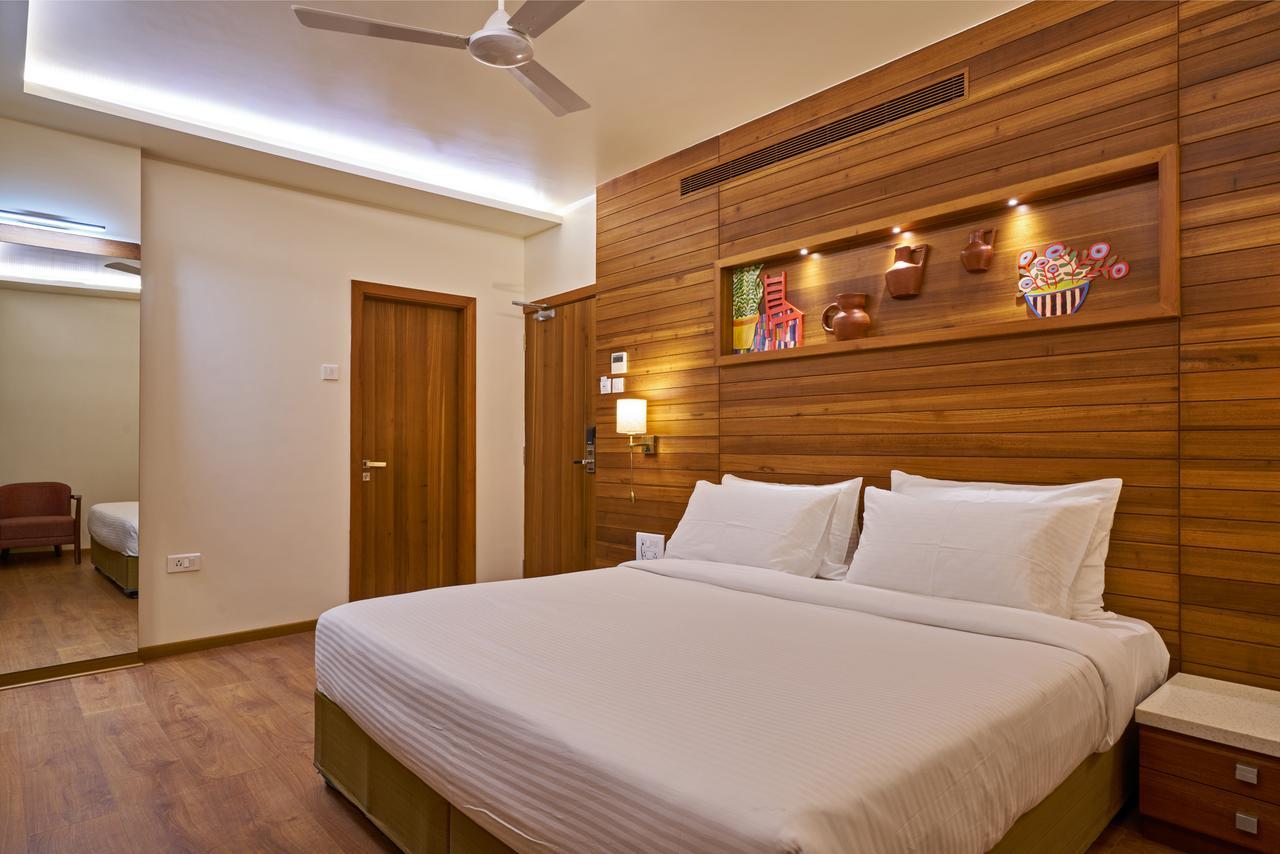 Hotel Atharv Top Rated Business Hotel In Kolhapur Esterno foto
