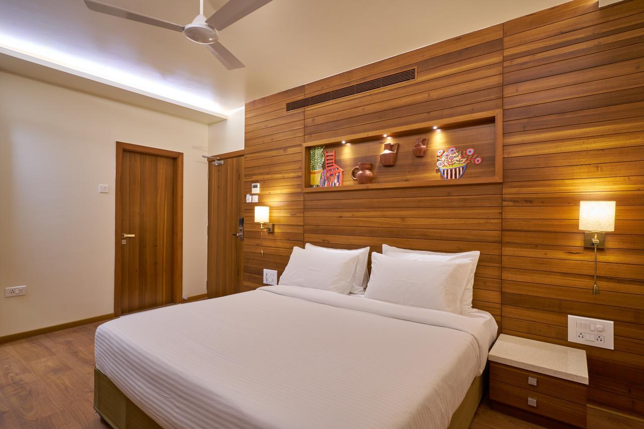 Hotel Atharv Top Rated Business Hotel In Kolhapur Esterno foto