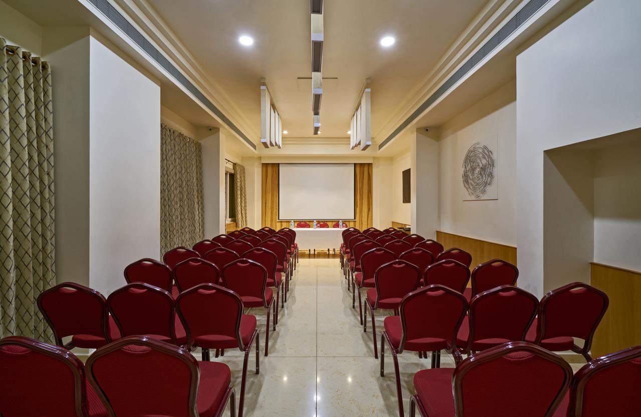 Hotel Atharv Top Rated Business Hotel In Kolhapur Esterno foto