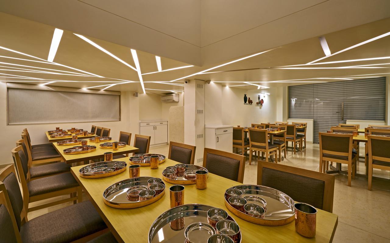 Hotel Atharv Top Rated Business Hotel In Kolhapur Esterno foto