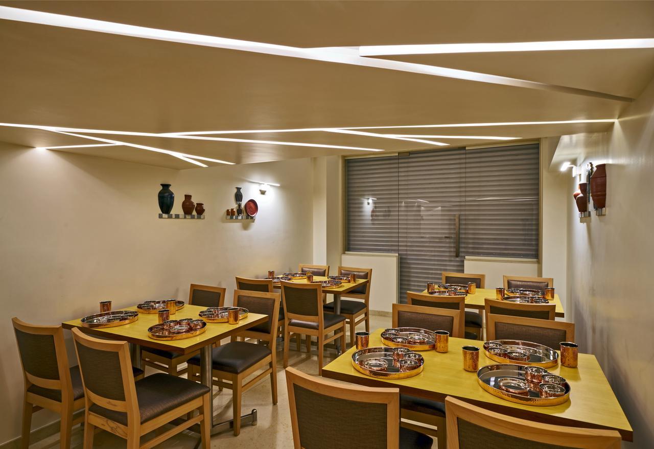 Hotel Atharv Top Rated Business Hotel In Kolhapur Esterno foto