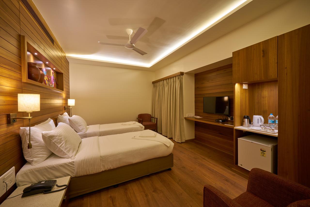 Hotel Atharv Top Rated Business Hotel In Kolhapur Esterno foto
