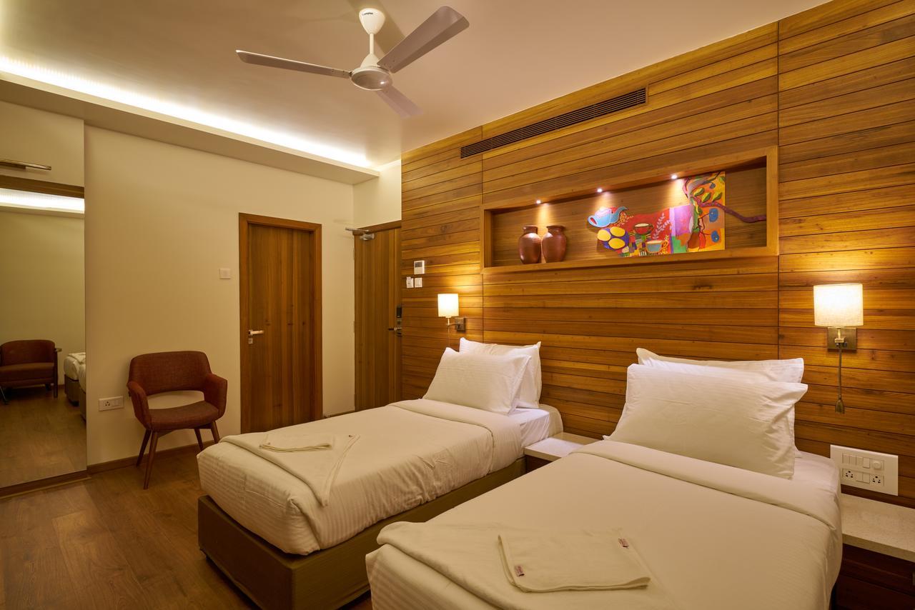 Hotel Atharv Top Rated Business Hotel In Kolhapur Esterno foto