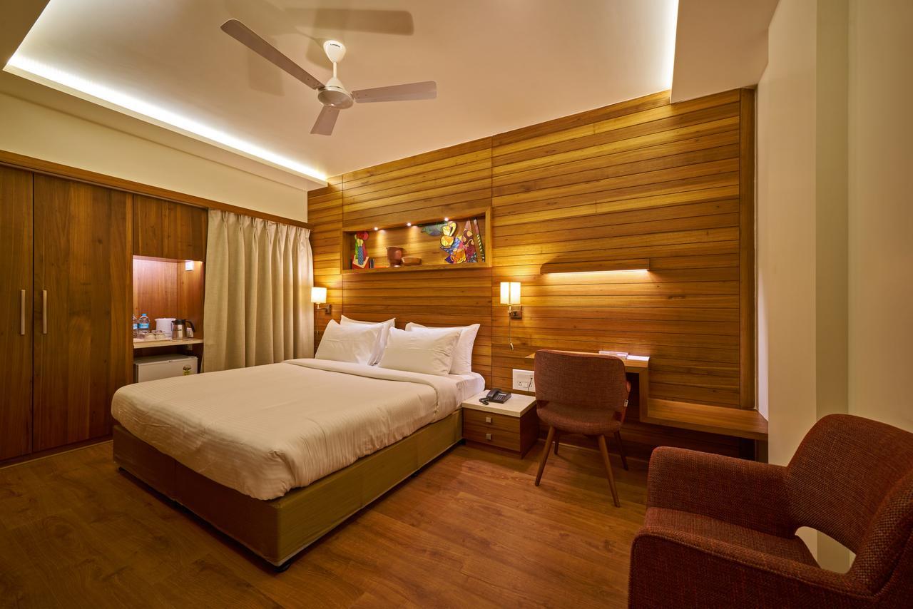 Hotel Atharv Top Rated Business Hotel In Kolhapur Esterno foto