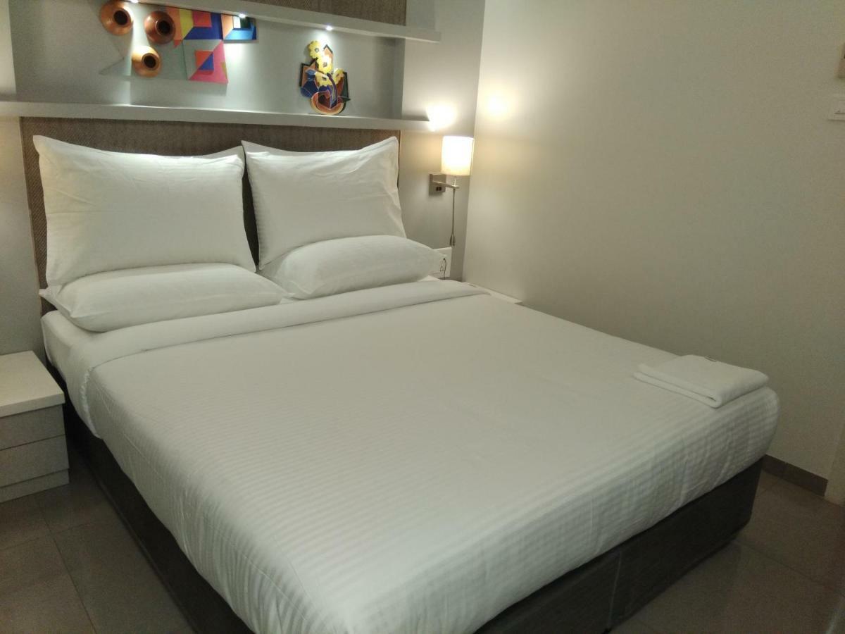 Hotel Atharv Top Rated Business Hotel In Kolhapur Esterno foto