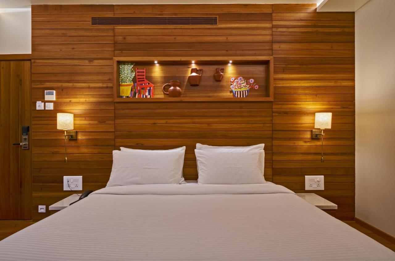 Hotel Atharv Top Rated Business Hotel In Kolhapur Esterno foto